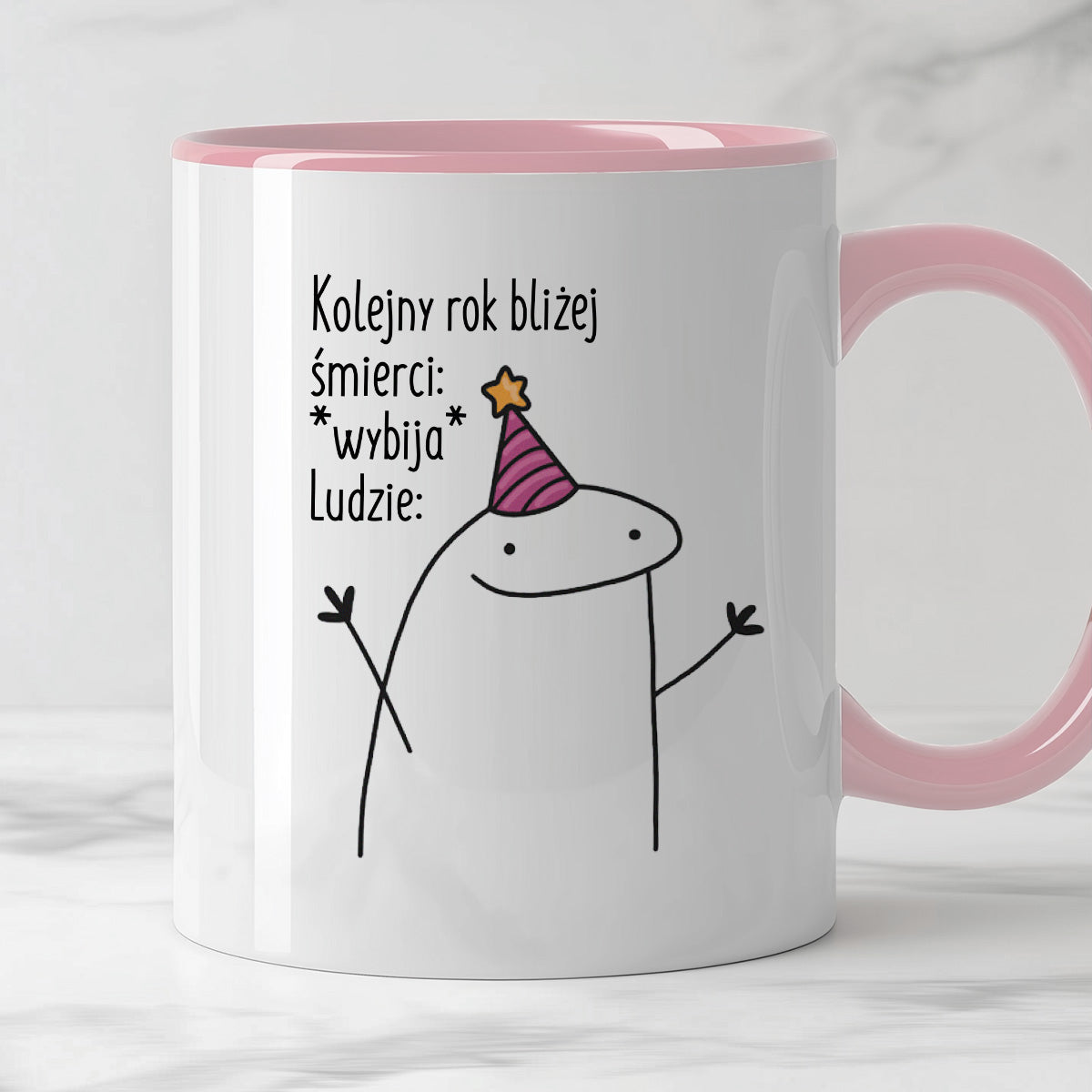 Kubek z nadrukiem "Kolejny rok bliżej śmierci: *wybija* Ludzie:"