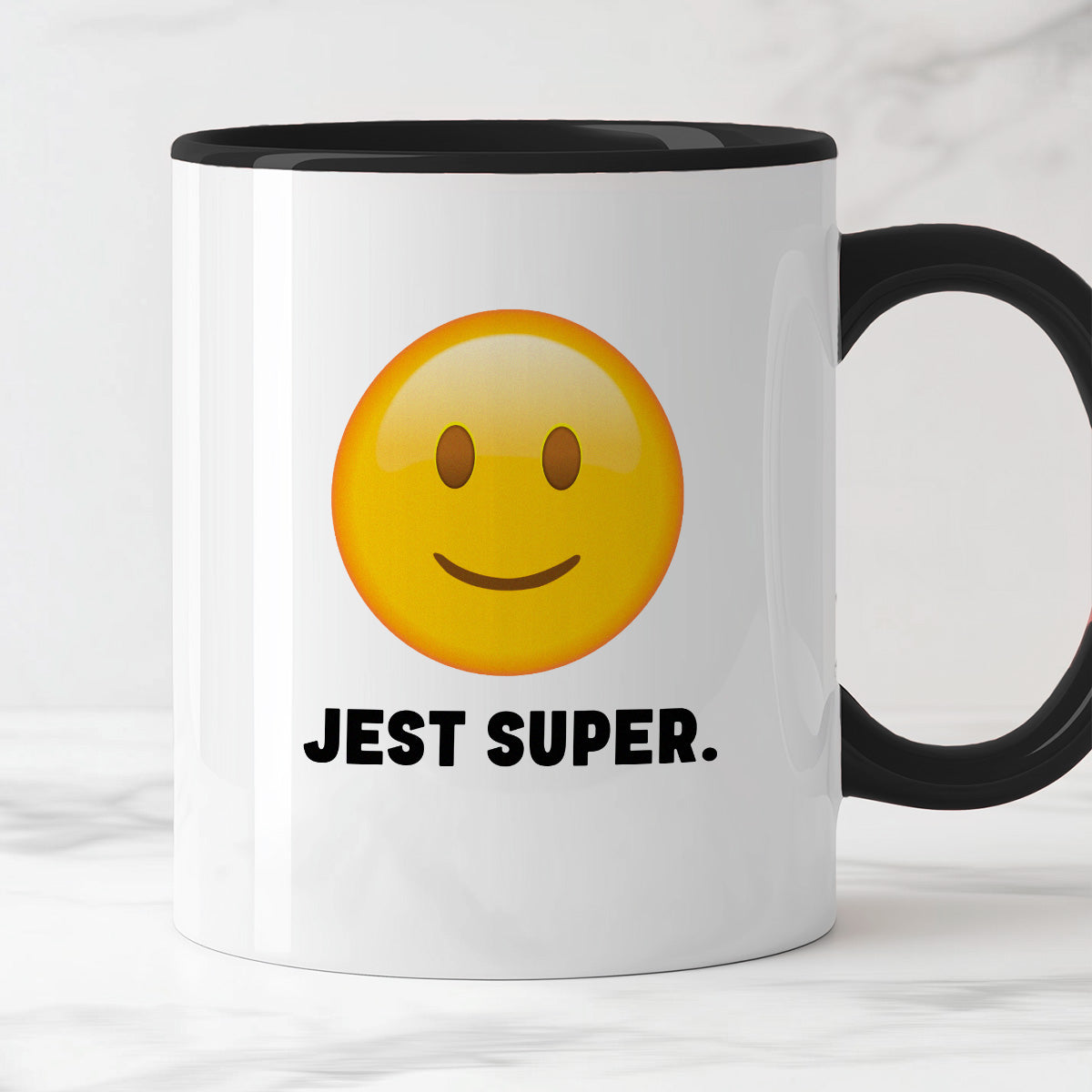 Kubek z nadrukiem "Jest super." - uśmiech nienawiści