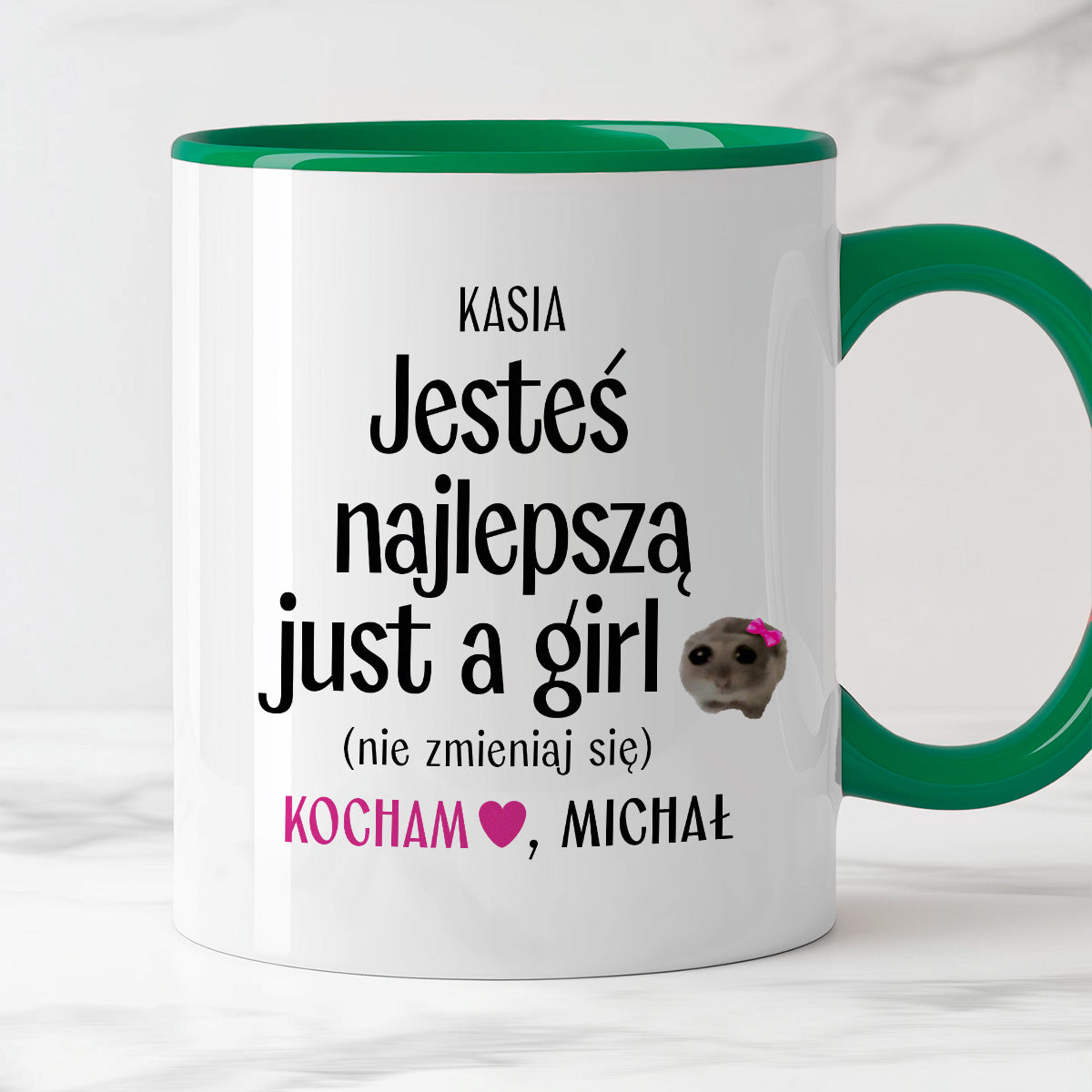 Kubek spersonalizowany z nadrukiem "Jesteś najlepszą just a girl (nie zmieniaj się)" [2 imiona] - WALENTYNKI