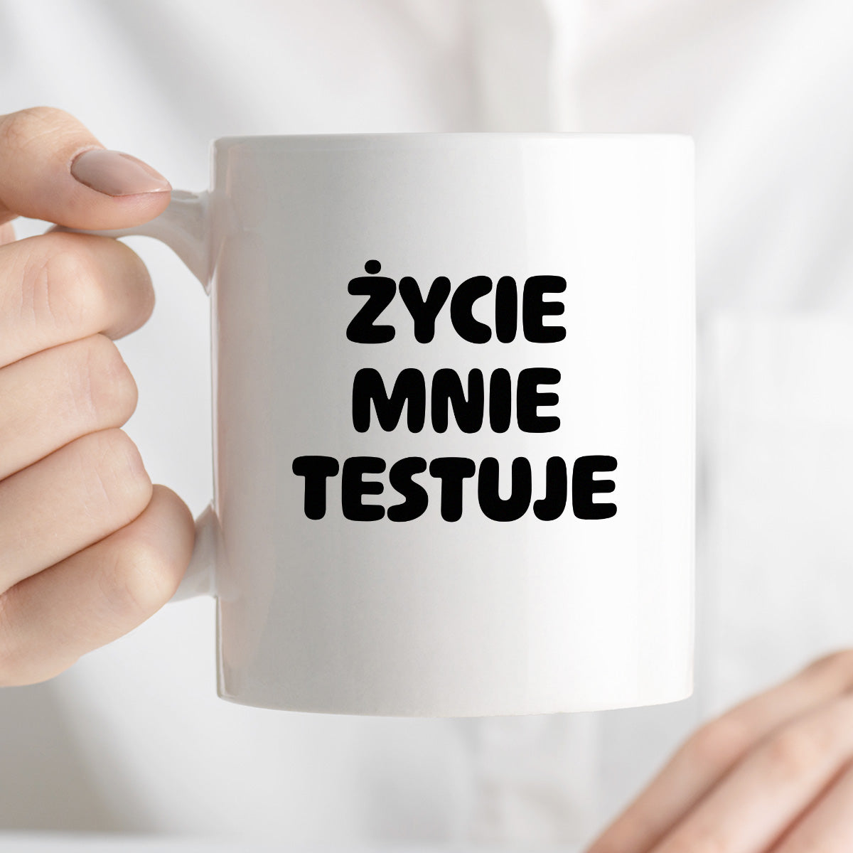 Kubek z nadrukiem - "Życie mnie testuje"