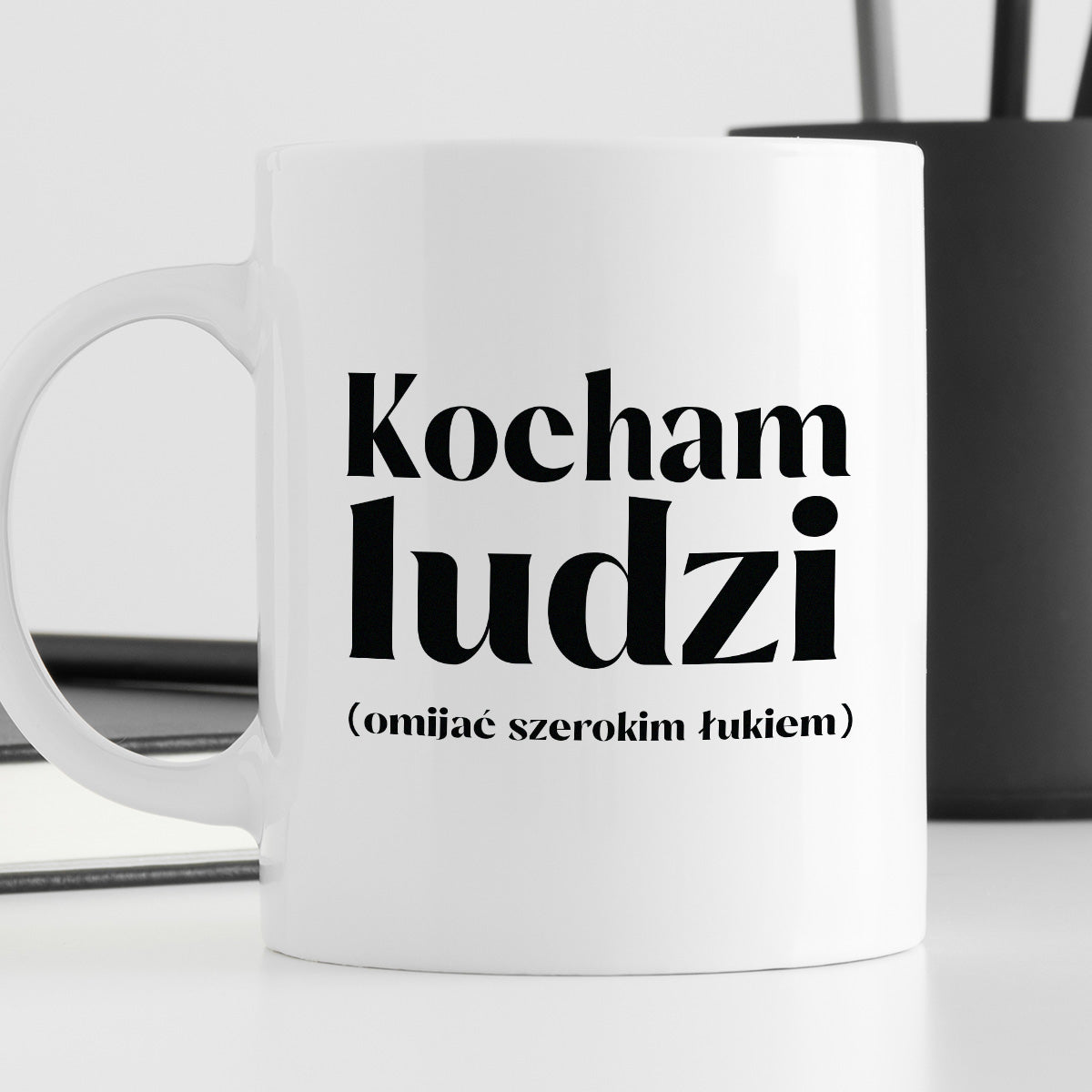 Kubek z nadrukiem "Kocham ludzi (omijać szerokim łukiem)"