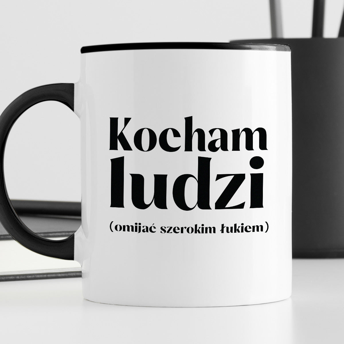 Kubek z nadrukiem "Kocham ludzi (omijać szerokim łukiem)"