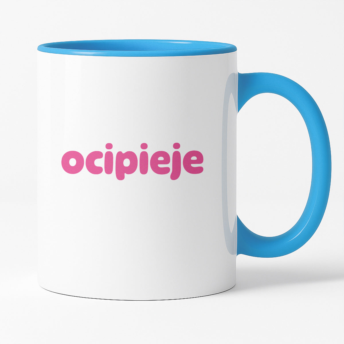 Kubek z nadrukiem "ocipieje"