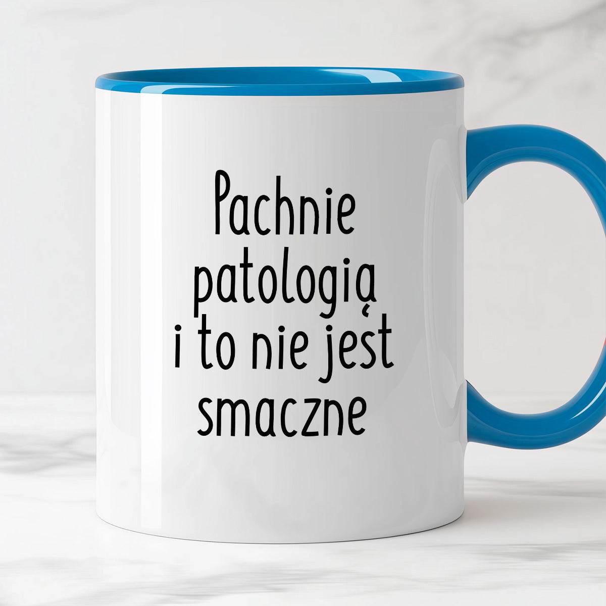 Kubek z nadrukiem "Pachnie patologią i to nie jest smaczne"