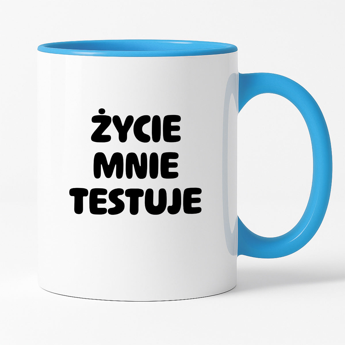 Kubek z nadrukiem - "Życie mnie testuje"