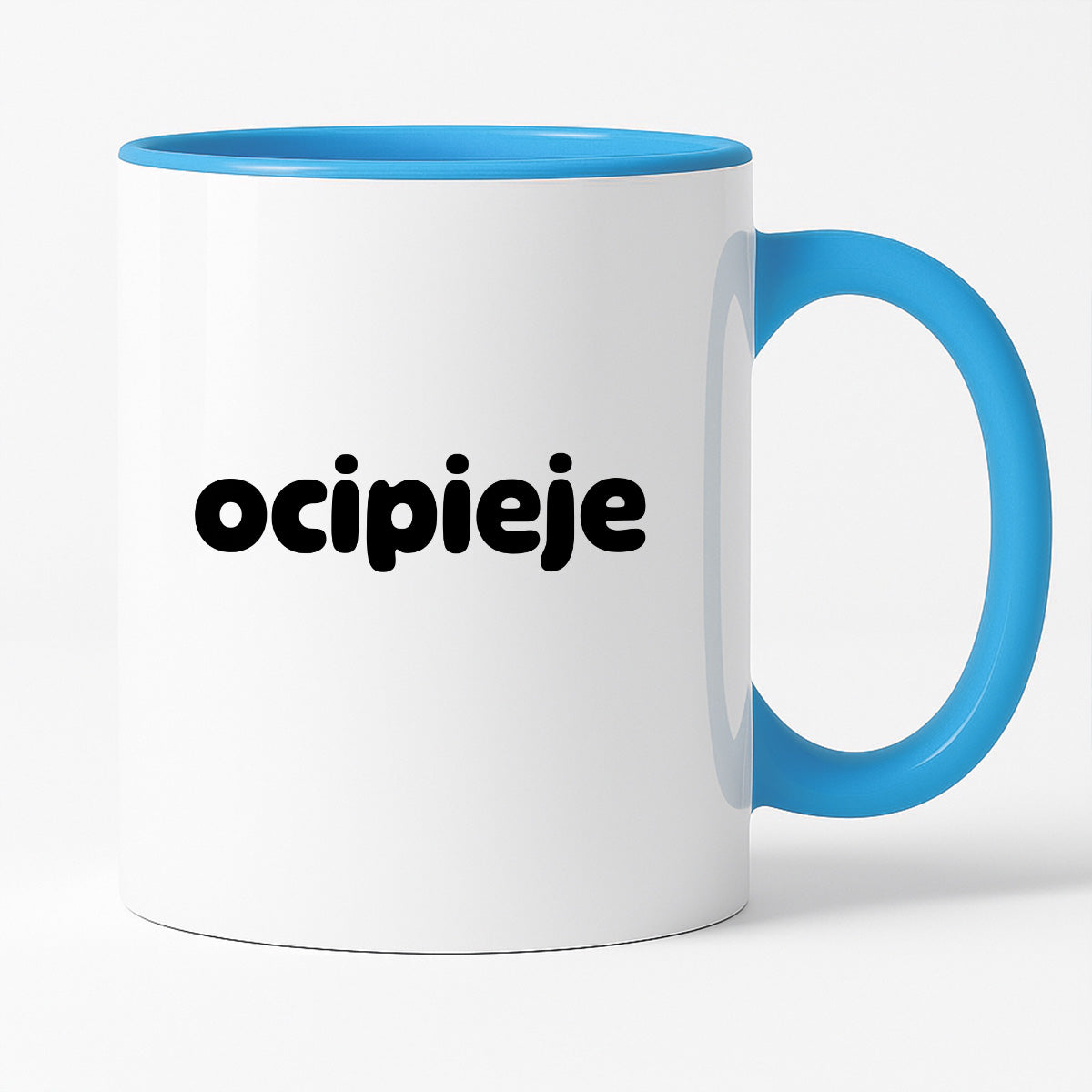 Kubek z nadrukiem "ocipieje"