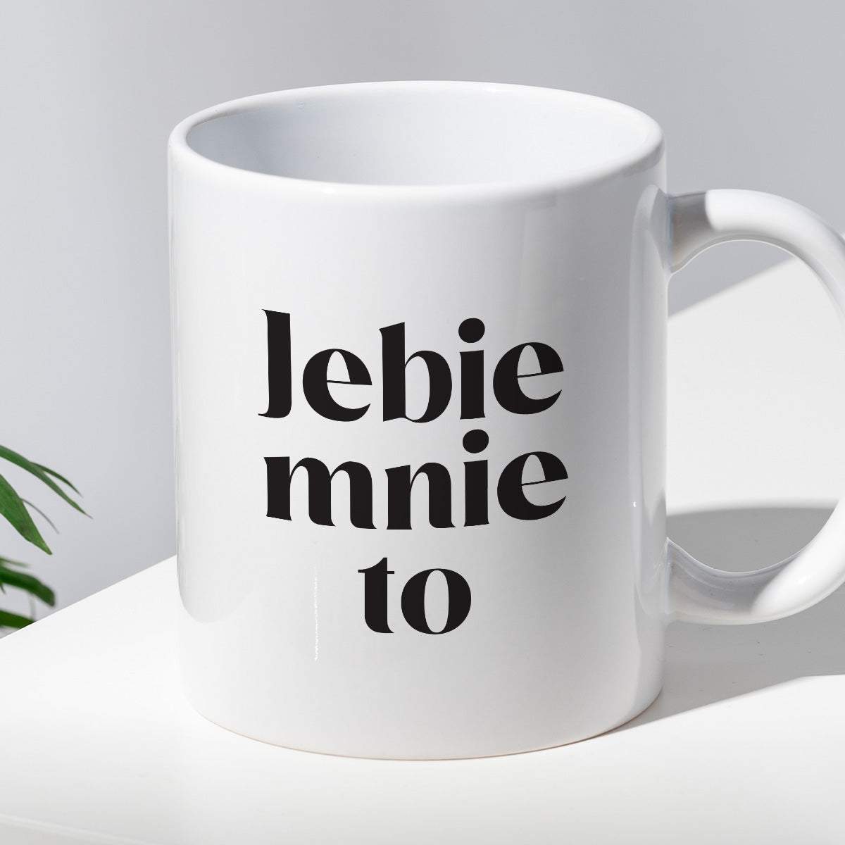 Kubek z nadrukiem "Jebie mnie to"