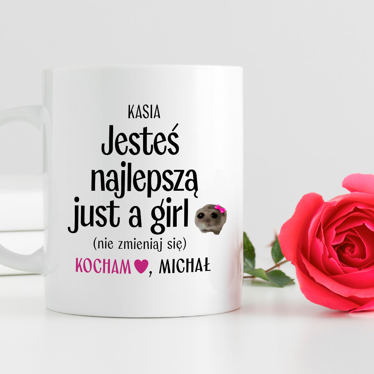 Kubek spersonalizowany z nadrukiem "Jesteś najlepszą just a girl (nie zmieniaj się)" [2 imiona] - WALENTYNKI - FB