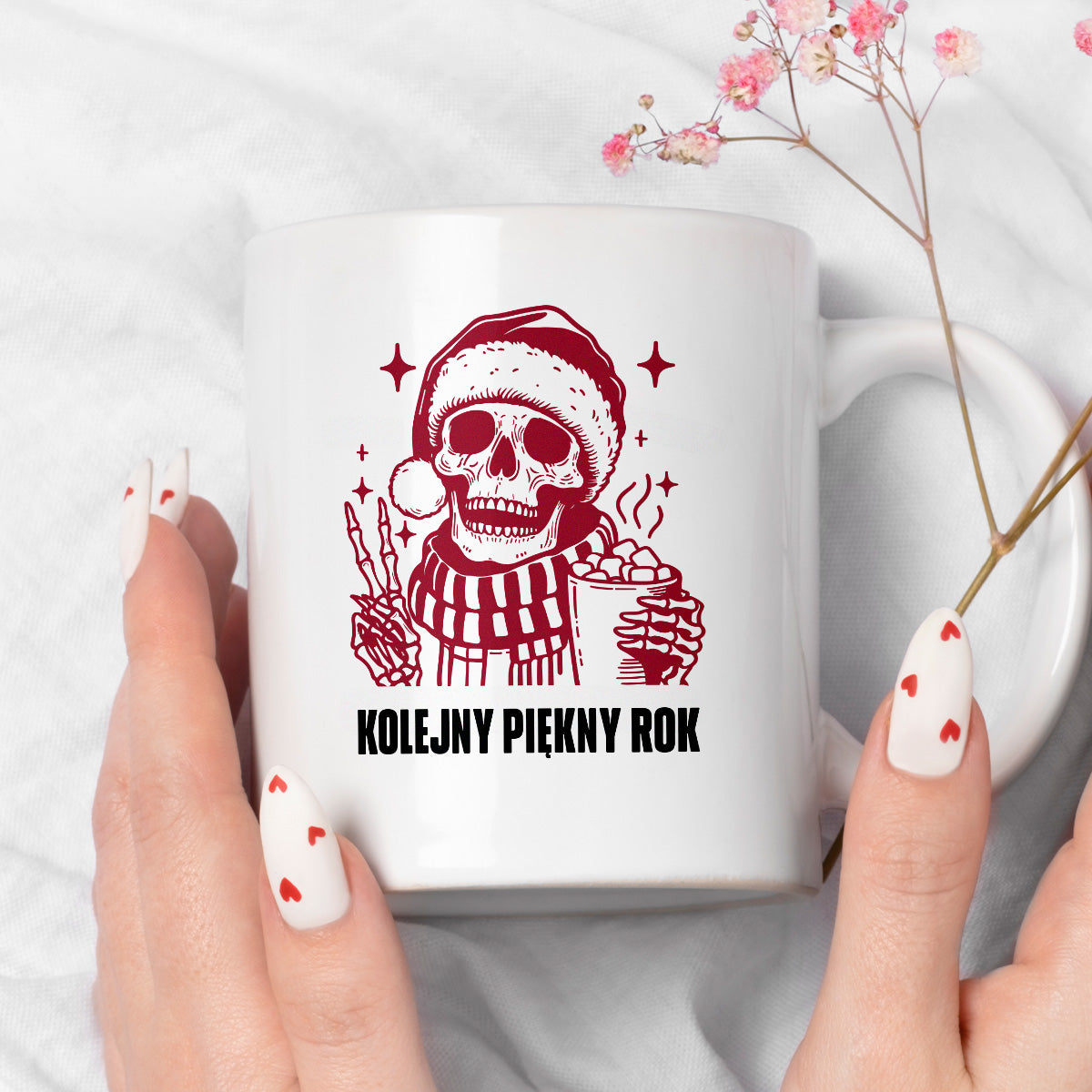 Kubek świąteczny z kościotrupem z gorącą czekoladą w ręku "Kolejny piękny rok"