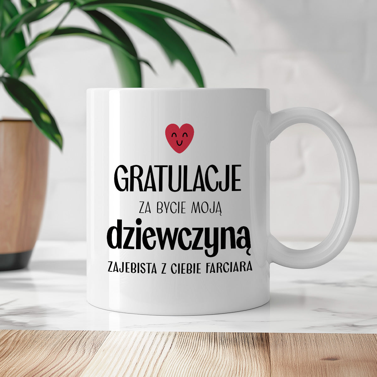 Kubek z nadrukiem "Gratulacje za bycie moją dziewczyną - zajebista z Ciebie farciara" - WALENTYNKI