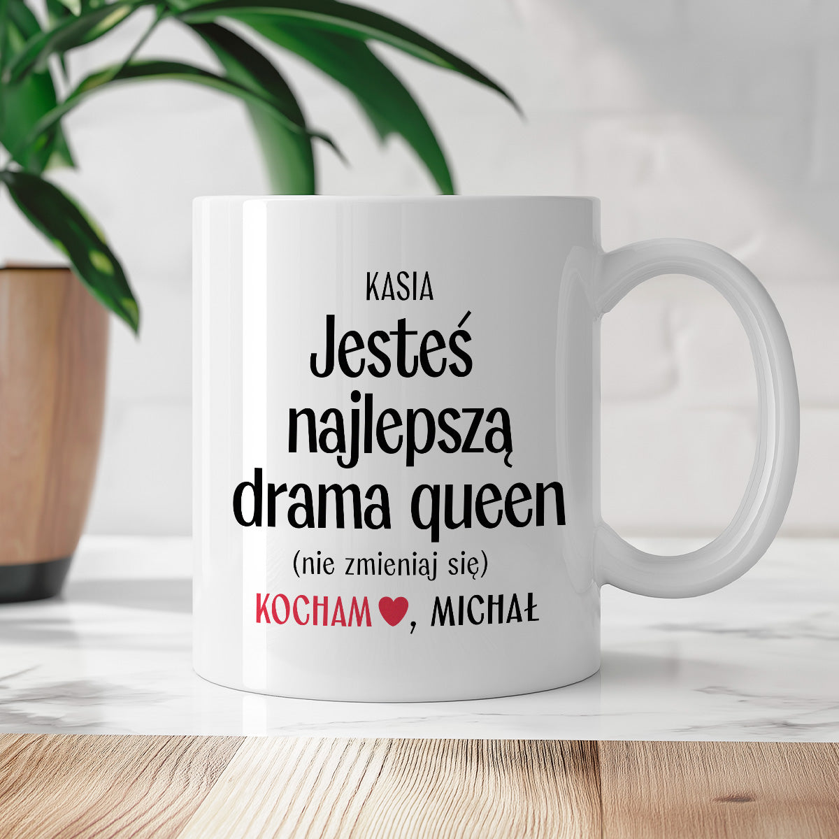 Kubek spersonalizowany z nadrukiem "Jesteś najlepszą drama queen (nie zmieniaj się)" [2 imiona] - WALENTYNKI