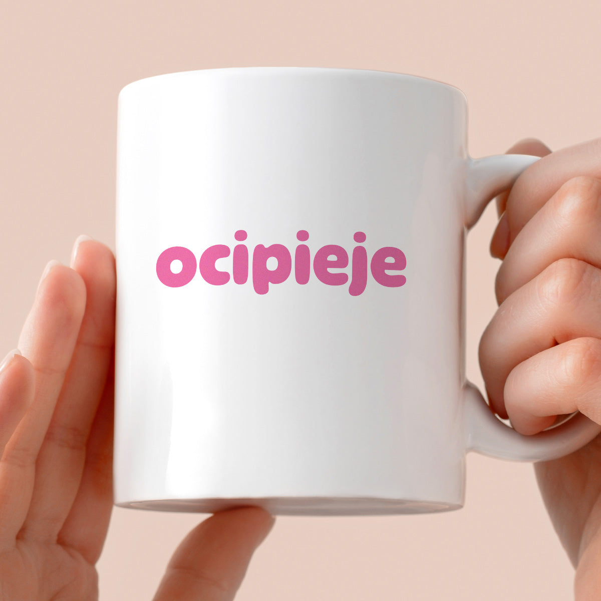 Kubek z nadrukiem "ocipieje"