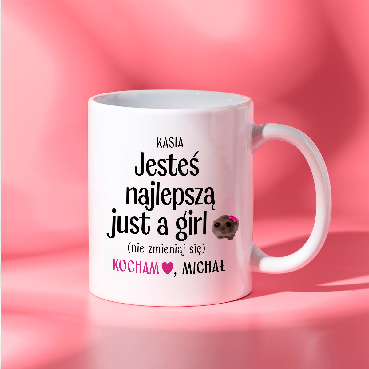 Kubek spersonalizowany z nadrukiem "Jesteś najlepszą just a girl (nie zmieniaj się)" [2 imiona] - WALENTYNKI - FB