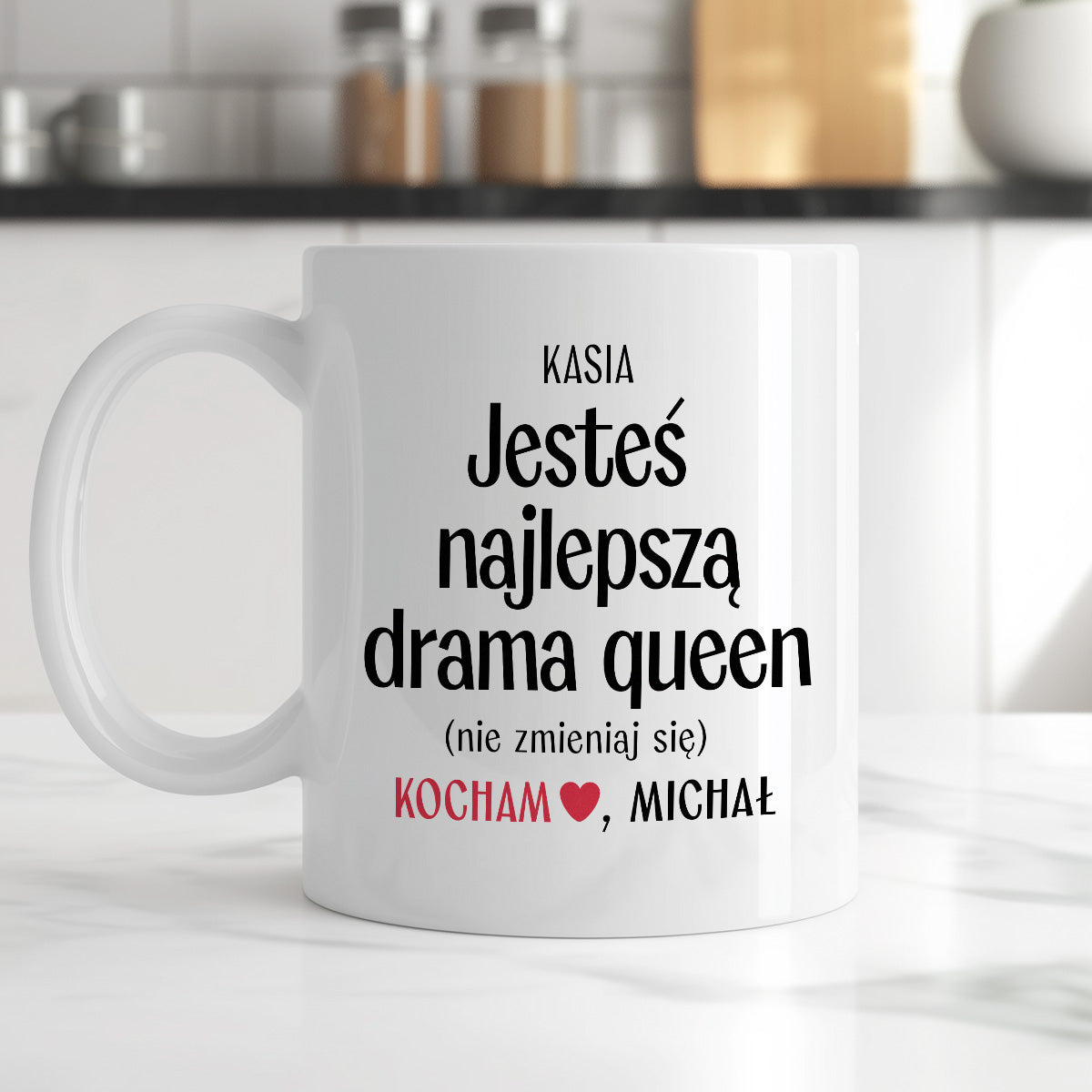 Kubek spersonalizowany z nadrukiem "Jesteś najlepszą drama queen (nie zmieniaj się)" [2 imiona] - WALENTYNKI