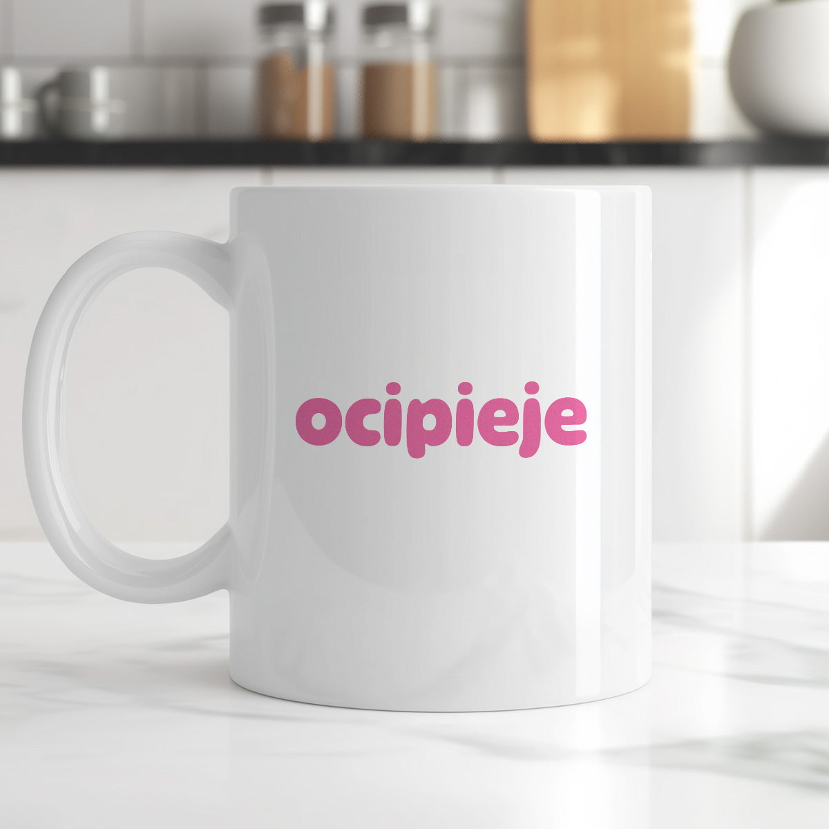 Kubek z nadrukiem "ocipieje"