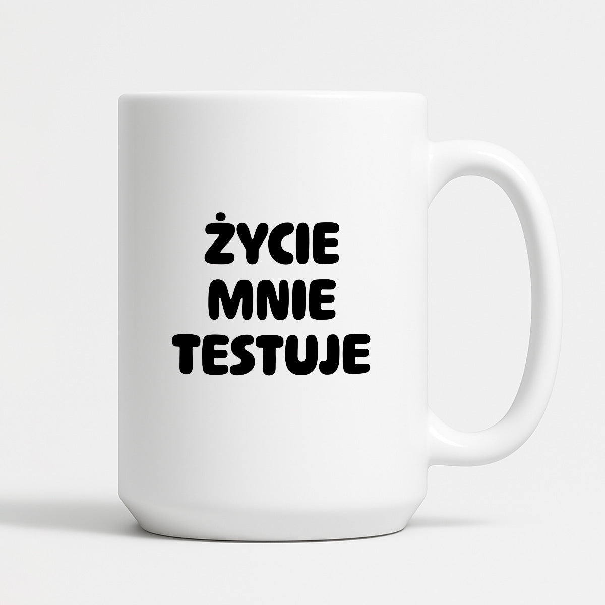 Kubek z nadrukiem - "Życie mnie testuje"