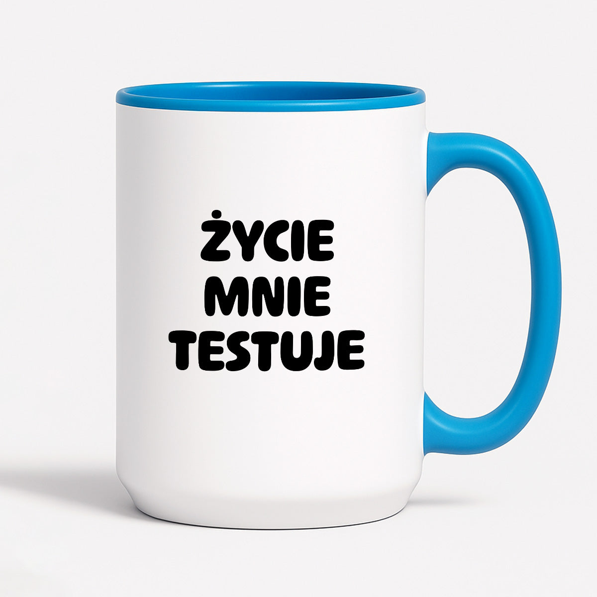 Kubek z nadrukiem - "Życie mnie testuje"