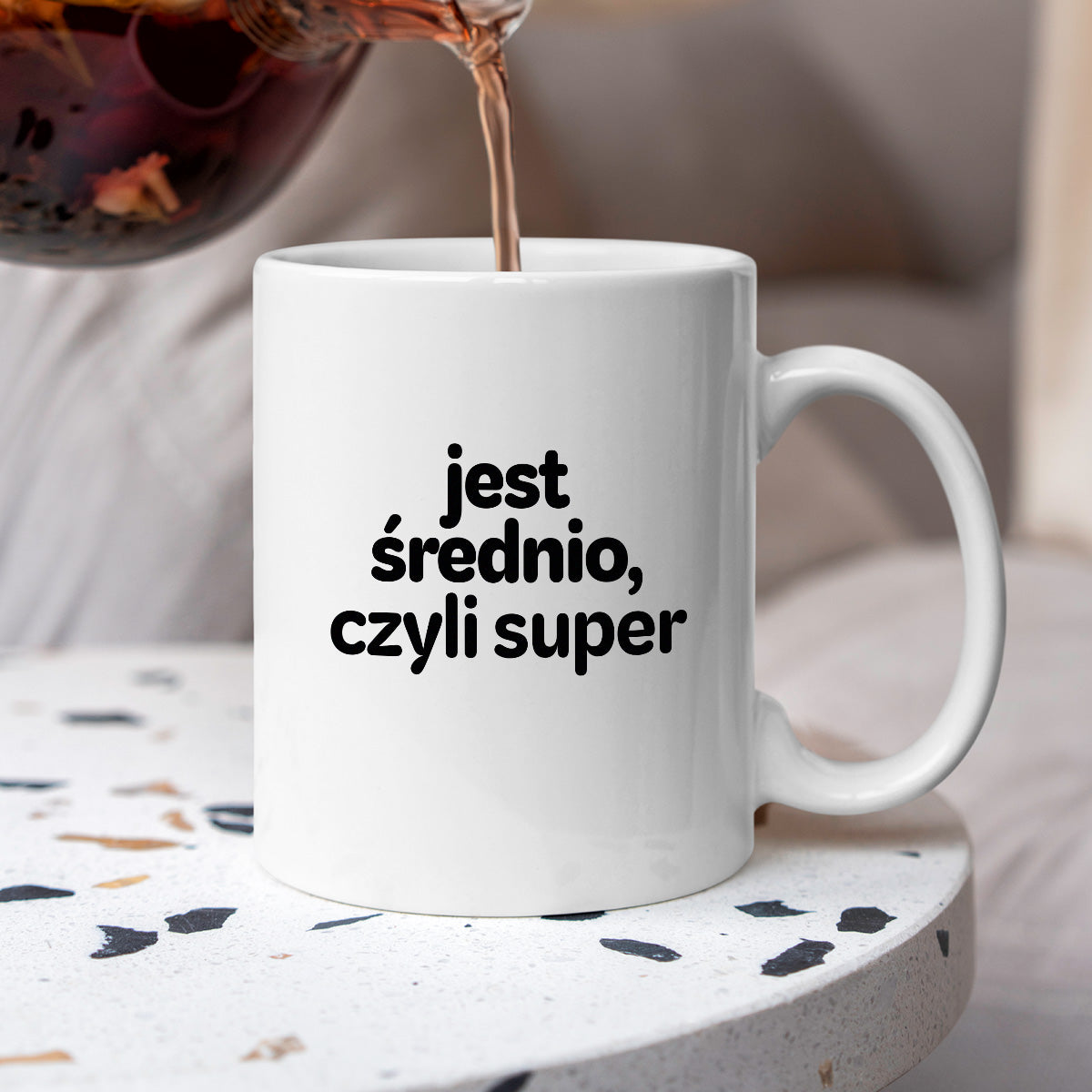 Kubek z nadrukiem - "jest średnio, czyli super"
