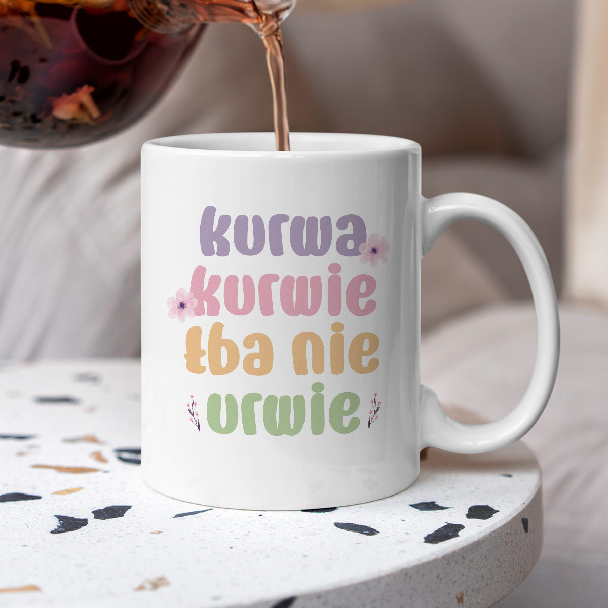 Kubek z nadrukiem "Kurwa kurwie łba nie urwie"