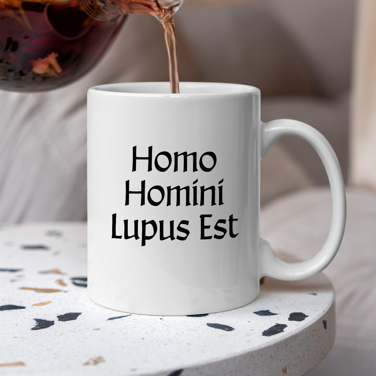 Kubek z nadrukiem "Homo Homini Lupus Est" v2