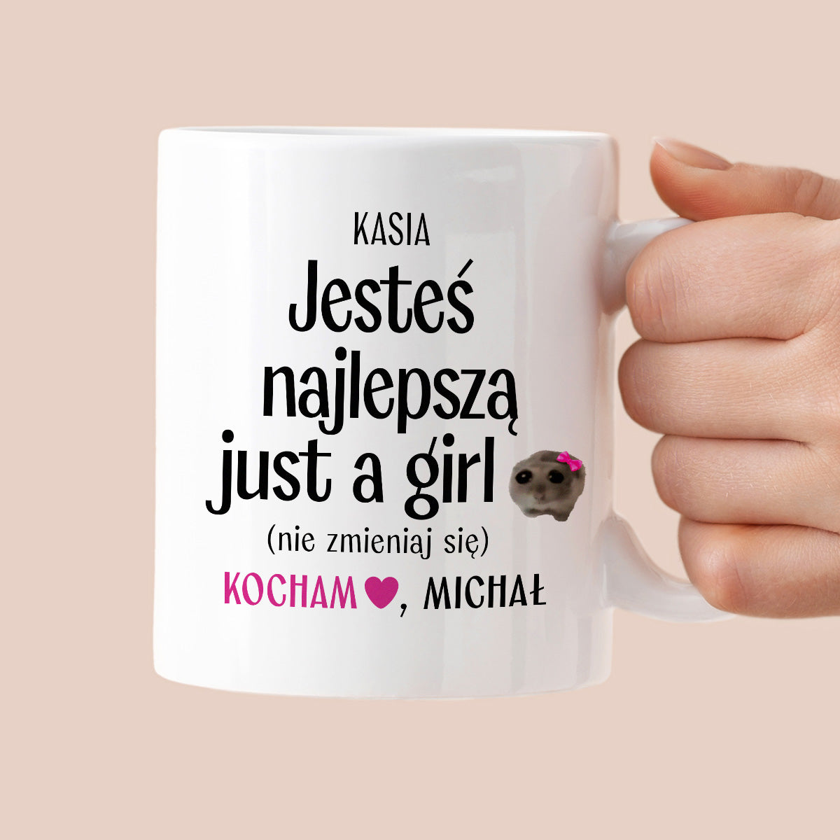 Kubek spersonalizowany z nadrukiem "Jesteś najlepszą just a girl (nie zmieniaj się)" [2 imiona] - WALENTYNKI