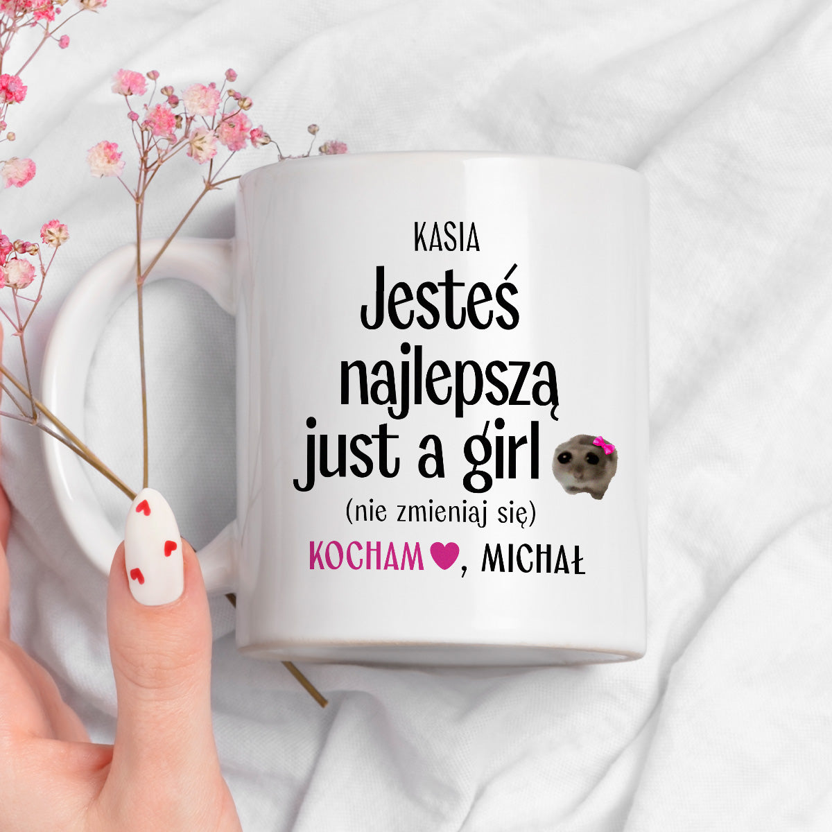 Kubek spersonalizowany z nadrukiem "Jesteś najlepszą just a girl (nie zmieniaj się)" [2 imiona] - WALENTYNKI - FB