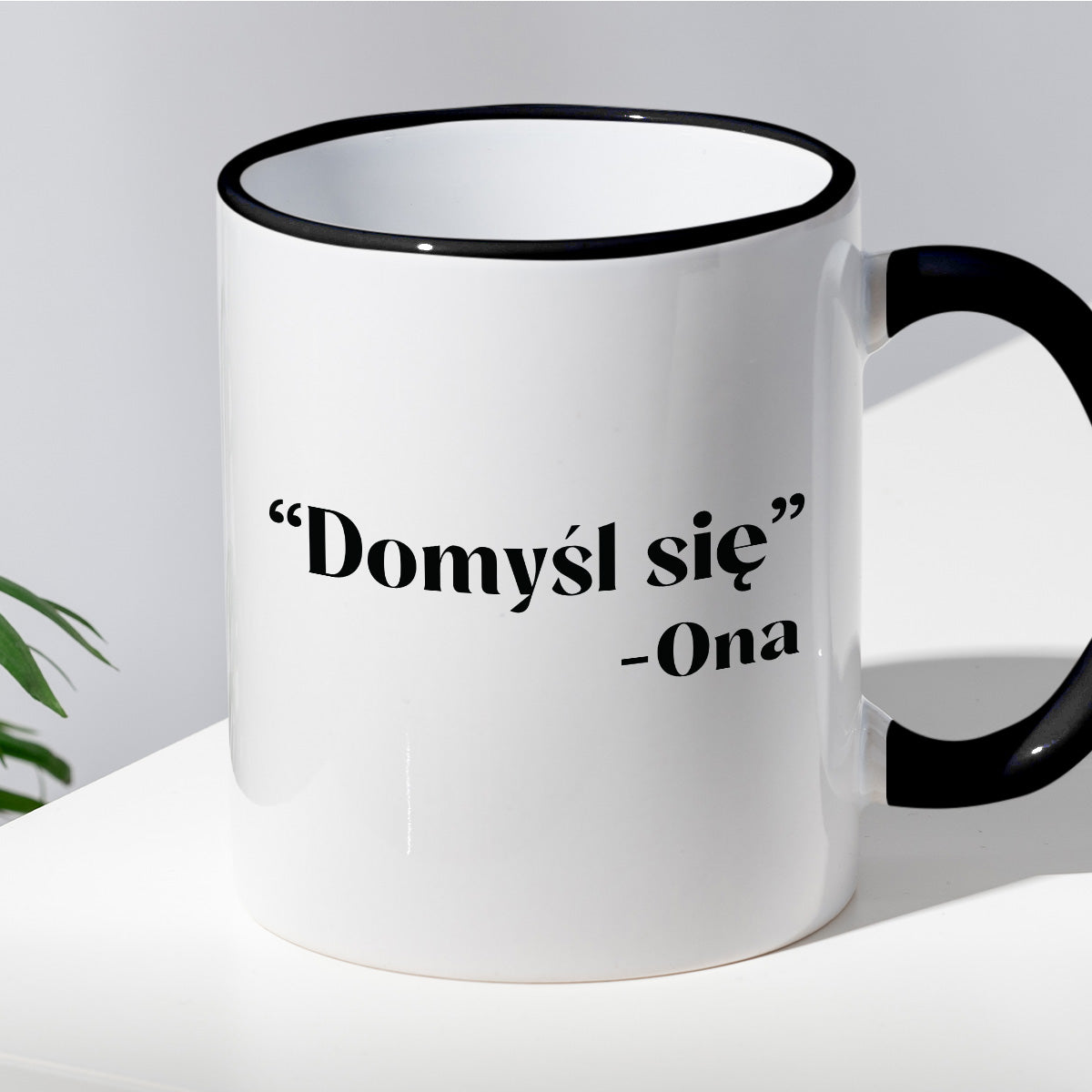 Kubek z nadrukiem "Domyśl się" -Ona