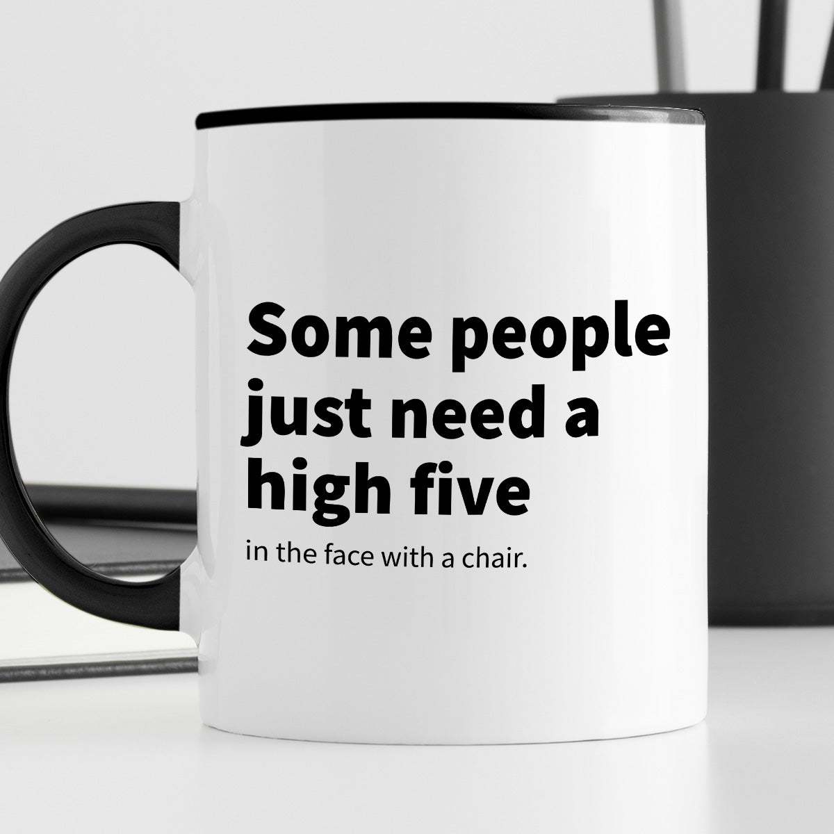 Kubek z nadrukiem "Some people just need a high five (in the face with